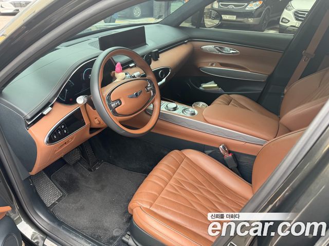 Genesis GV70 2.5T Gasoline 2WD — пробег 27 000 км