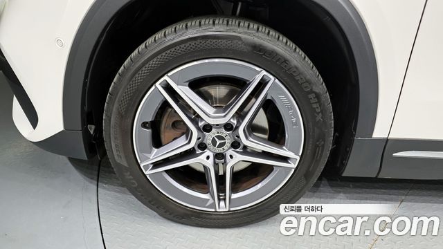 Mercedes-Benz GLA-Class GLA250 4MATIC — пробег 77 442 км