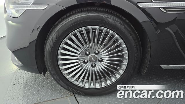 Genesis G90 3.8 Luxury — пробег 117 957 км