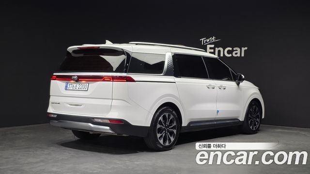 Kia Carnival 9-Seater Signature — пробег 76 572 км