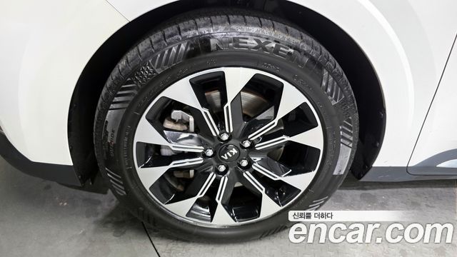 Kia Carnival 9-Seater Signature — пробег 76 572 км