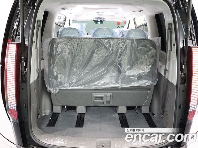 Hyundai Staria 4WD Lounge 7-Seater Inspiration — пробег 1 340 км
