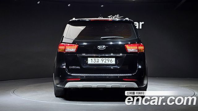 Kia Carnival Gasoline 9-seater Noblesse — пробег 122 058 км