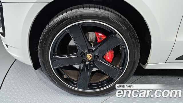 Porsche Macan 3.0 GTS 95B — пробег 59 018 км
