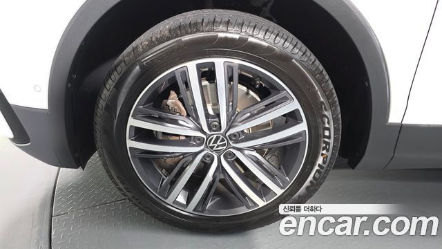 Volkswagen Tiguan 2.0 TSI Prestige — пробег 12 067 км