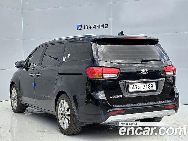 Kia Carnival из Кореи Encar
