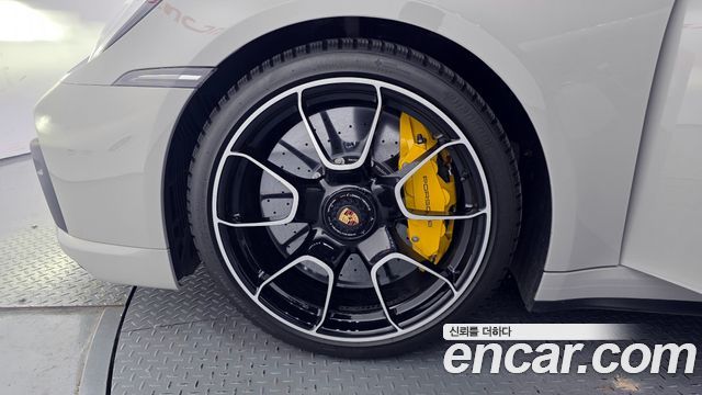 Porsche 911 Turbo S Cabriolet — пробег 13 260 км