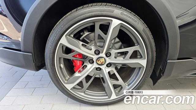 Porsche Taycan 4S Cross Turismo — пробег 34 545 км