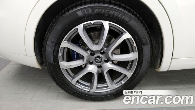 Maserati Levante из Кореи Encar