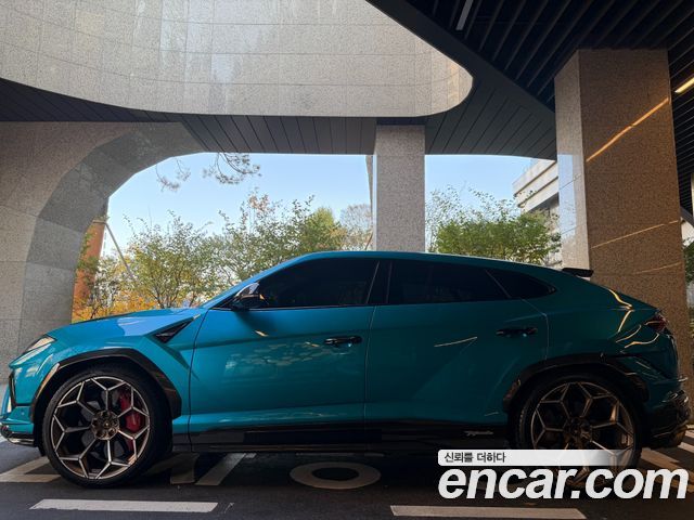 Lamborghini Urus из Кореи Encar