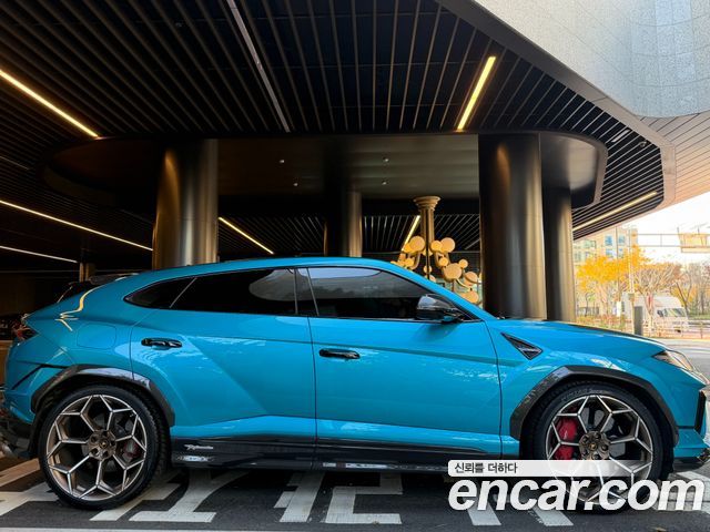 Lamborghini Urus из Кореи Encar