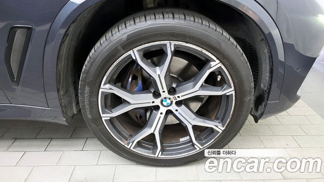 BMW X5 xDrive 40i M Sport — пробег 136 935 км — фото 5 из 5