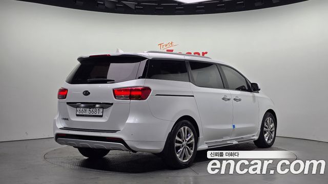 Kia Carnival 9-seater Prestige — пробег 132 483 км — фото 2 из 5