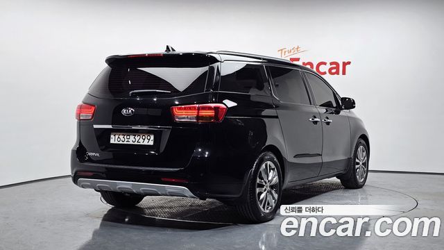 Kia Carnival из Кореи Encar