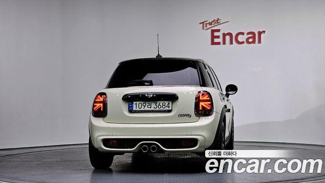 Mini Cooper 5Door Standard 3rd — пробег 53 367 км — фото 4 из 5