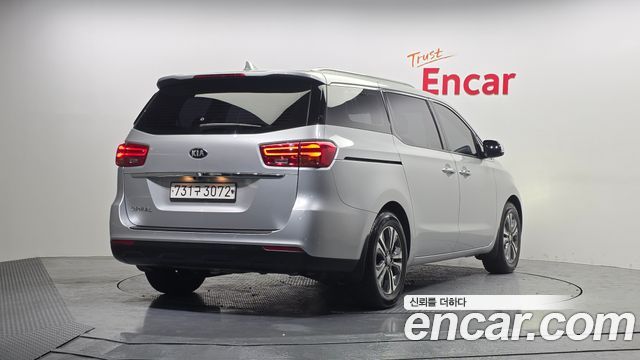 Kia Carnival из Кореи Encar