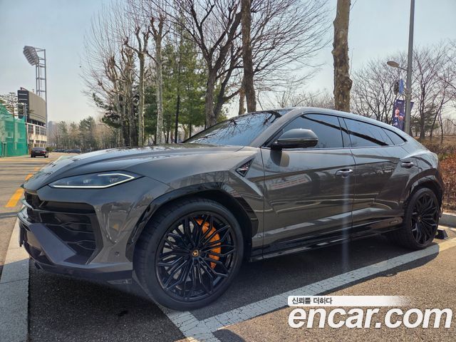 Lamborghini Urus из Кореи Encar