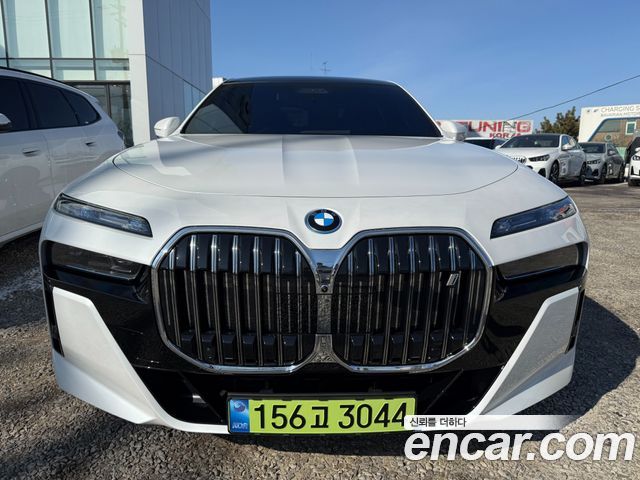 BMW i7 из Кореи Encar
