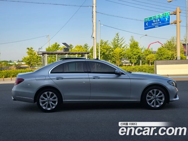 Mercedes-Benz E-Class E300 4MATIC Exclusive — пробег 112 000 км — фото 4 из 5