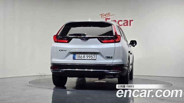 Honda CR-V 2.0 Hybrid Touring 4WD — пробег 110 325 км
