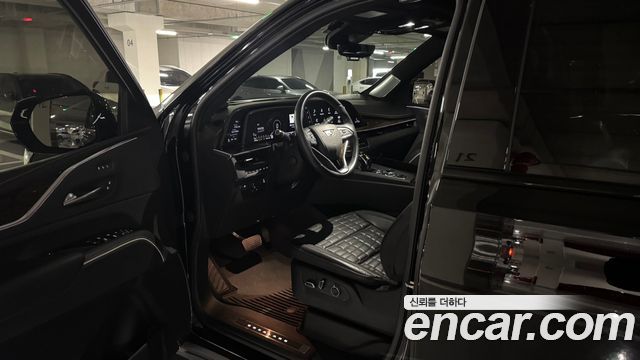 Cadillac Escalade 6.2 ESV ESV Sports Platinum — пробег 23 500 км