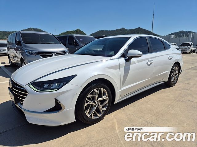 Hyundai Sonata 2.0 Premium Family — пробег 122 709 км — фото 1 из 5