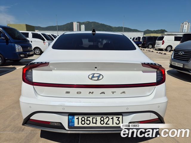 Hyundai Sonata 2.0 Premium Family — пробег 122 709 км — фото 3 из 5