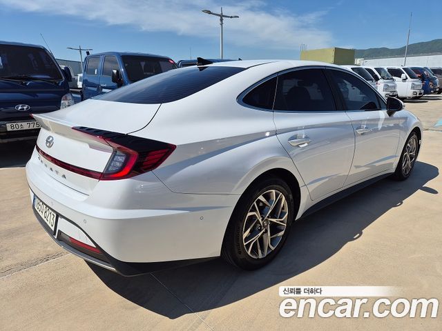 Hyundai Sonata 2.0 Premium Family — пробег 122 709 км — фото 4 из 5