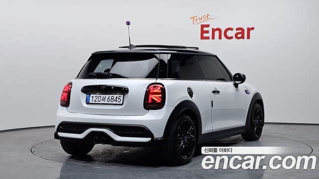 Mini Cooper Mayfield Edition 3rd — пробег 16 578 км — фото 2 из 5