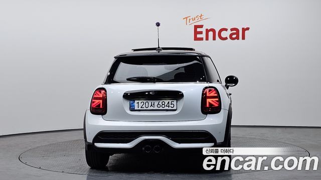 Mini Cooper Mayfield Edition 3rd — пробег 16 578 км — фото 4 из 5