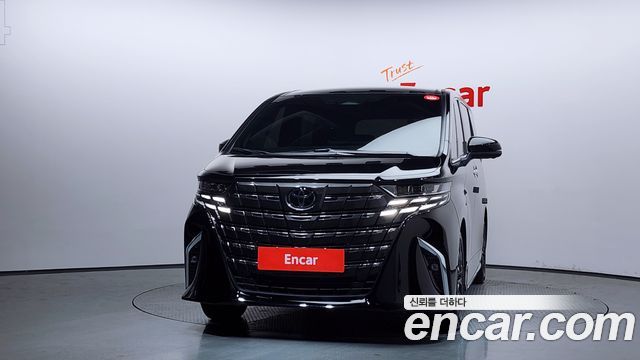 Toyota Alphard 2.5 HEV Executive AWD — пробег 9 518 км