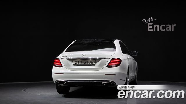 Mercedes-Benz E-Class из Кореи Encar