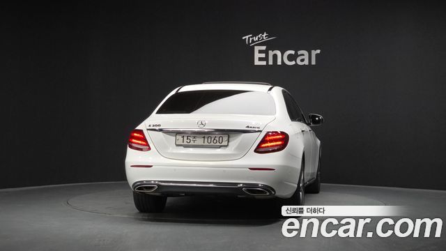 Mercedes-Benz E-Class из Кореи Encar