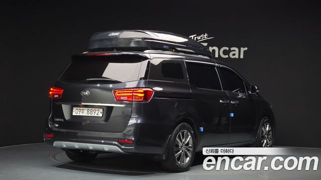 Kia Carnival из Кореи Encar