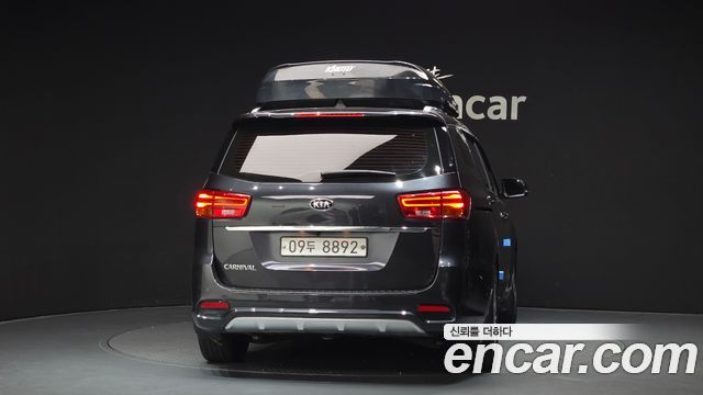Kia Carnival из Кореи Encar