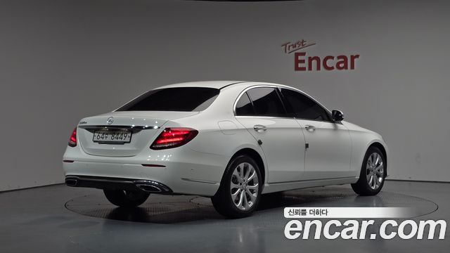 Mercedes-Benz E-Class из Кореи Encar