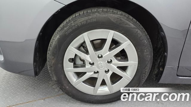 Toyota Prius 1.8 — пробег 106 434 км