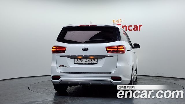 Kia Carnival из Кореи Encar