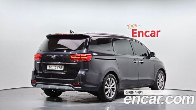 Kia Carnival из Кореи Encar