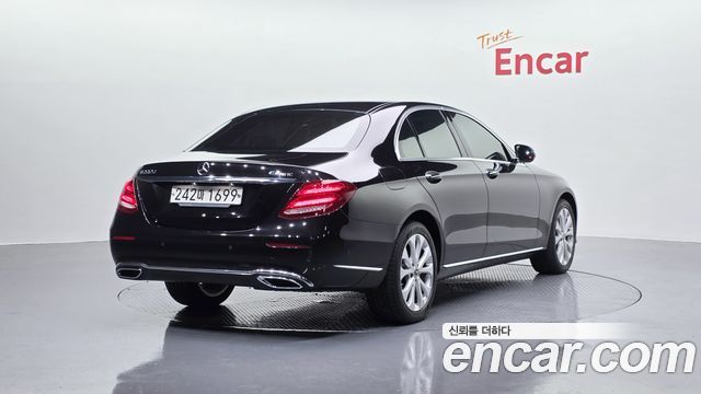 Mercedes-Benz E-Class из Кореи Encar