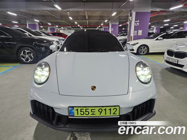 Porsche 911 Carrera 4 GTS — пробег 5 000 км — фото 2 из 5