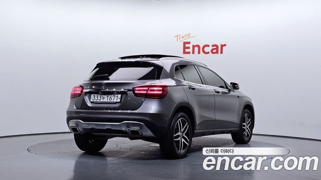 Mercedes-Benz GLA-Class GLA220 Premium — пробег 59 437 км — фото 2 из 5