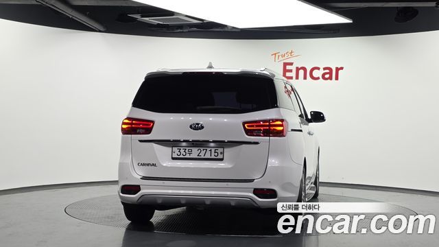 Kia Carnival из Кореи Encar