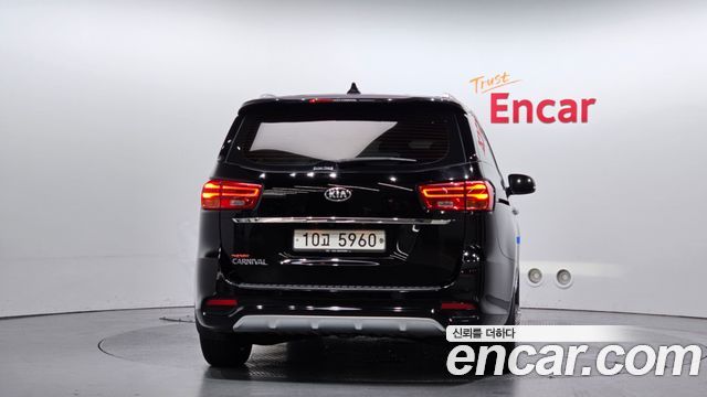 Kia Carnival из Кореи Encar