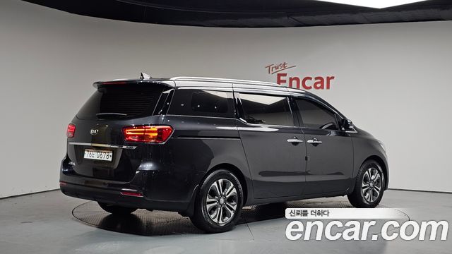 Kia Carnival из Кореи Encar