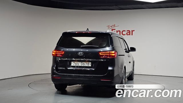 Kia Carnival из Кореи Encar