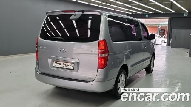 Hyundai Starex 4WD 11-Seater Wagon CVX Luxury — пробег 80 300 км — фото 2 из 5