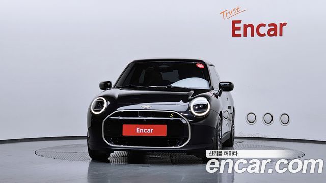 Mini Cooper SE Favoured — пробег 4 552 км — фото 3 из 5