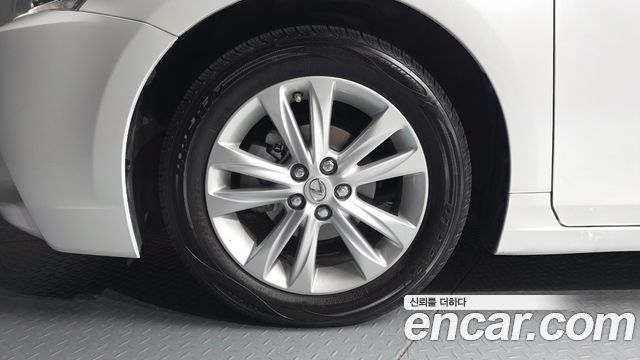 Lexus CT200h 1.8 Supreme ZWA10 — пробег 28597 км