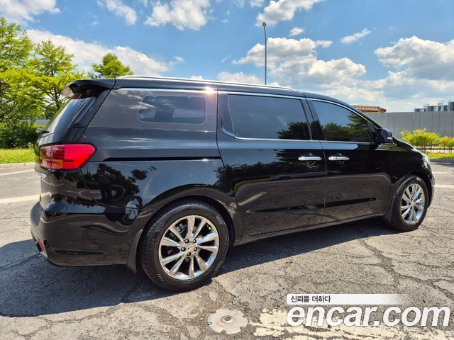 Kia Carnival из Кореи Encar